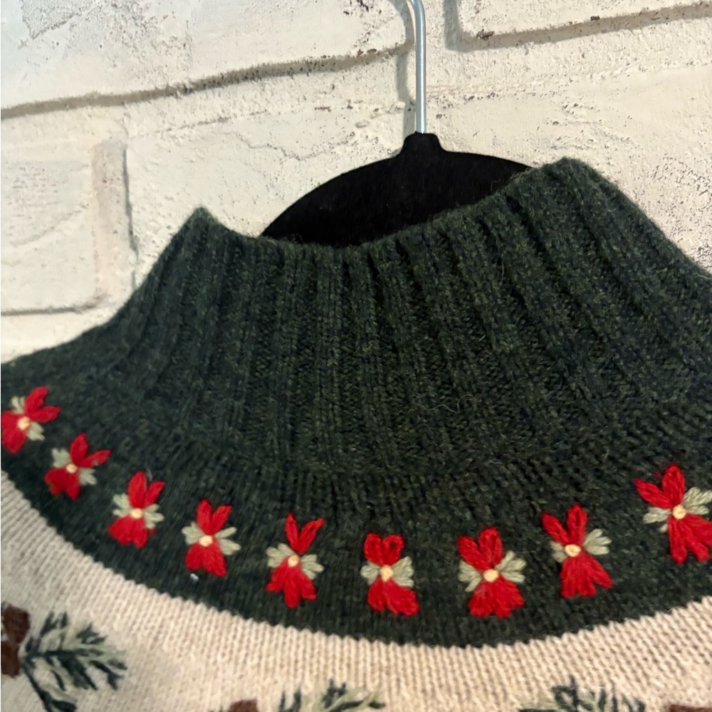 WOOLRICH Green Nordic Sweater with Red and White Accents Excellent condition - Picture 5 of 10